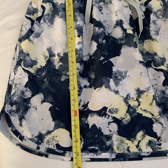 Slazenger Women’s Golf Skirt with Attached Shorts. Size XS - Picture 5 of 8